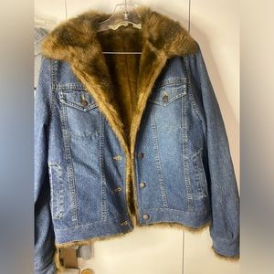 Women’s faux fur denim jacket size medium excellent condition